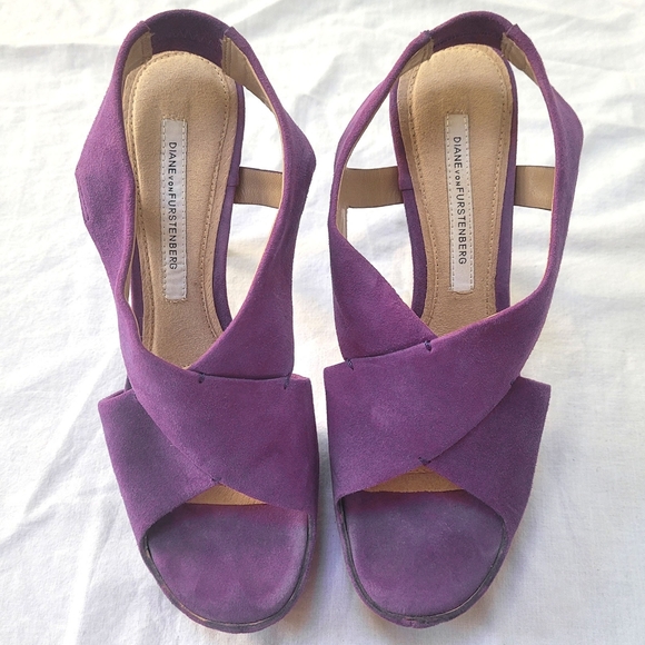 Diane von Furstenberg suede heels size 6.5M - Picture 2 of 4